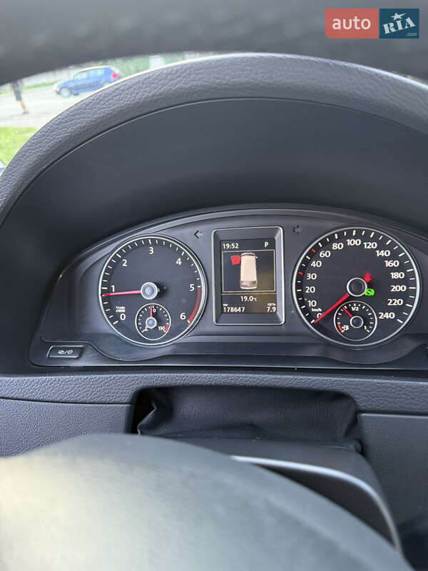 Минивэн Volkswagen Multivan 2015 в Броварах