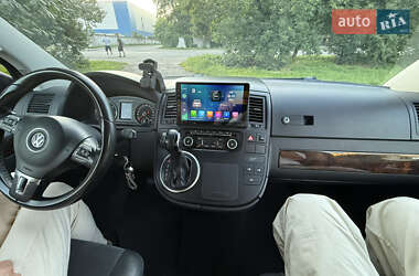 Минивэн Volkswagen Multivan 2015 в 