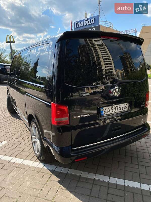 Минивэн Volkswagen Multivan 2011 в Киеве