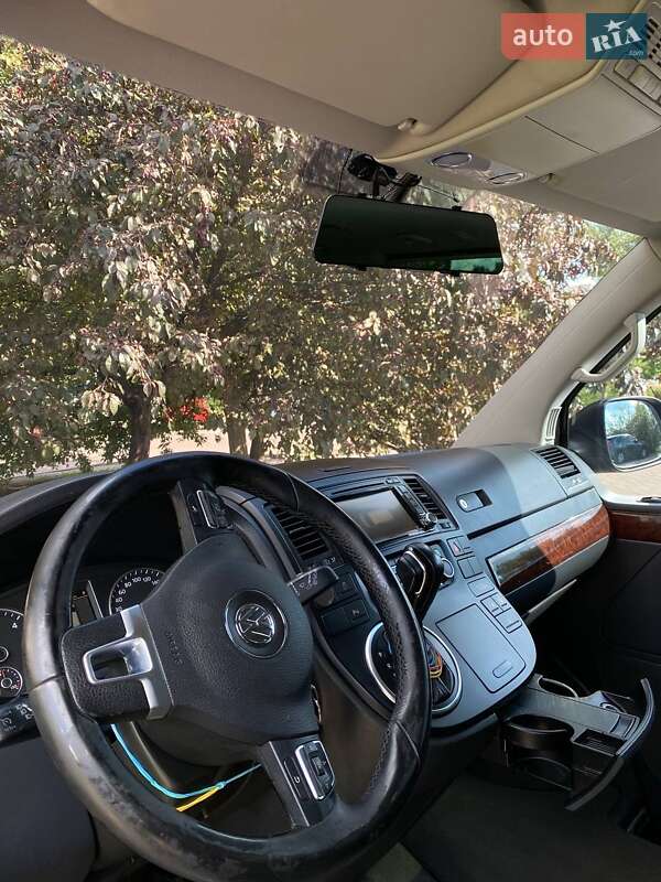 Минивэн Volkswagen Multivan 2011 в Киеве