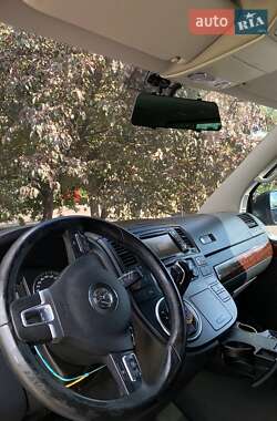 Минивэн Volkswagen Multivan 2011 в 