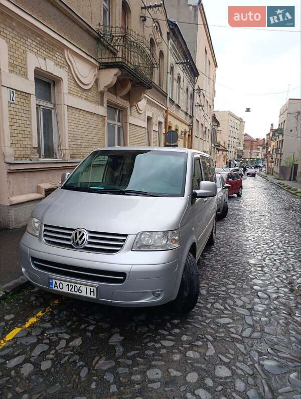 Минивэн Volkswagen Multivan 2006 в Ужгороде
