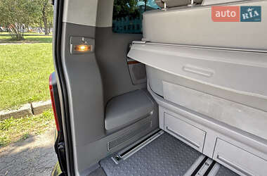 Минивэн Volkswagen Multivan 2008 в 