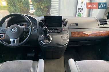 Минивэн Volkswagen Multivan 2011 в 