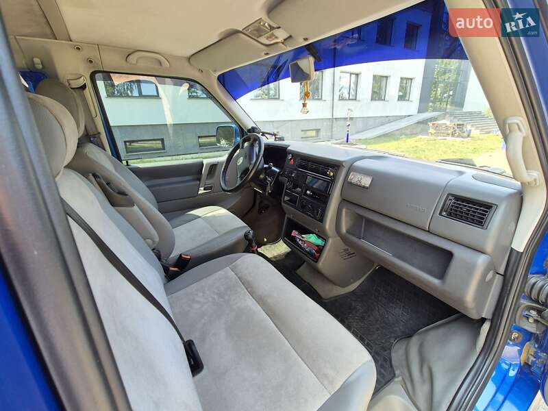 Минивэн Volkswagen Multivan 2002 в Корсуне-Шевченковском