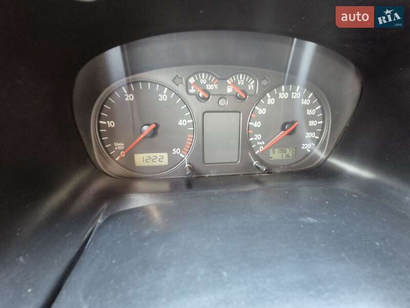 Минивэн Volkswagen Multivan 2002 в Корсуне-Шевченковском