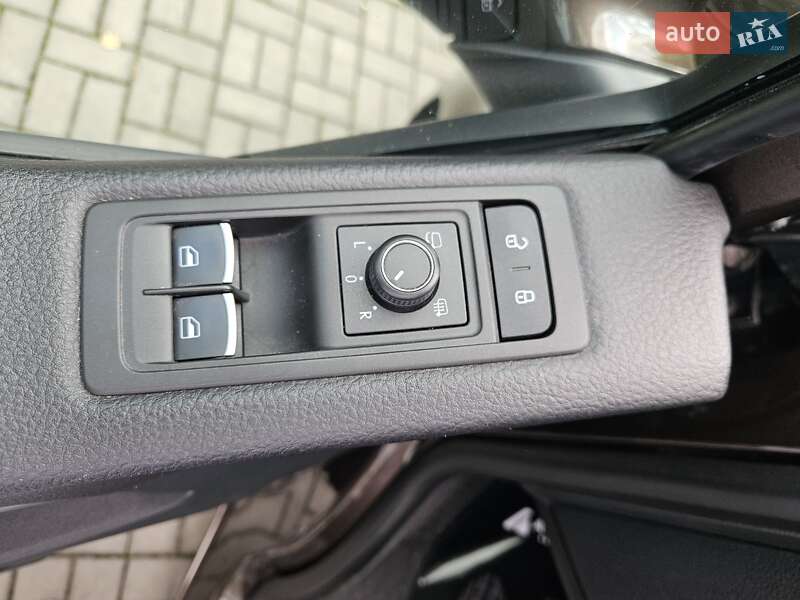 Минивэн Volkswagen Multivan 2019 в Киеве