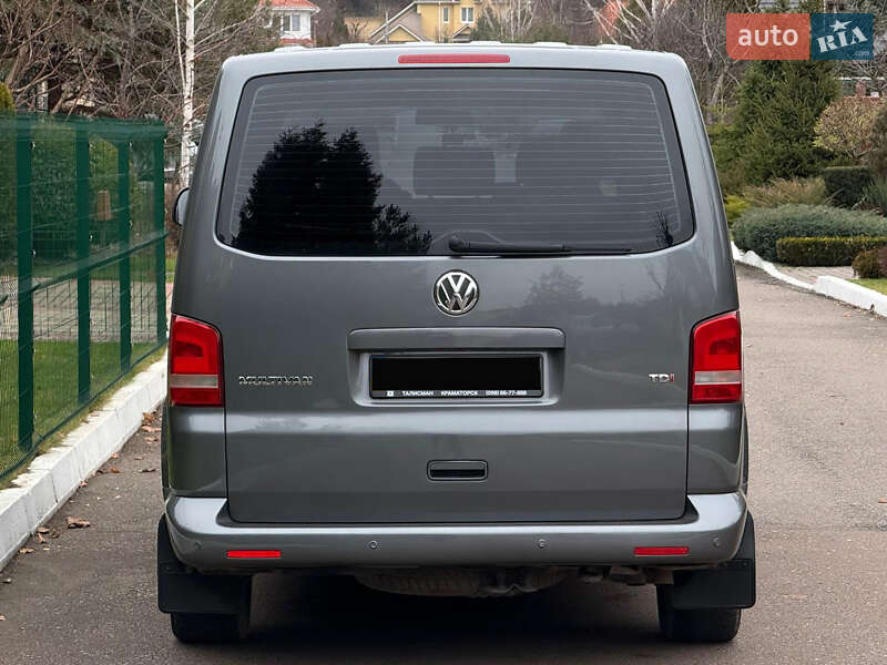 Минивэн Volkswagen Multivan 2011 в Ровно