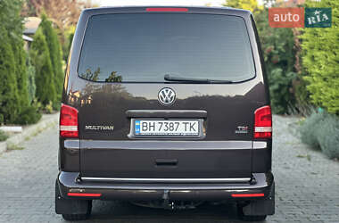 Минивэн Volkswagen Multivan 2015 в 