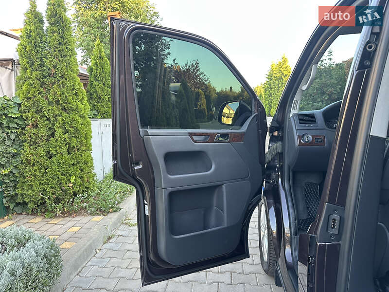 Минивэн Volkswagen Multivan 2015 в Одессе