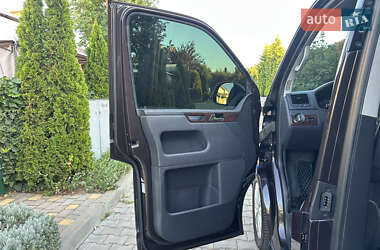 Минивэн Volkswagen Multivan 2015 в 