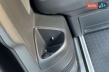 Минивэн Volkswagen Multivan 2015 в 