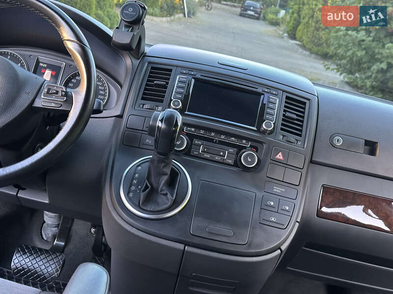 Минивэн Volkswagen Multivan 2015 в Одессе