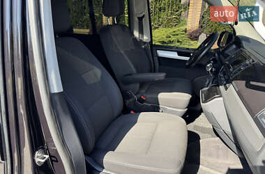 Минивэн Volkswagen Multivan 2016 в 