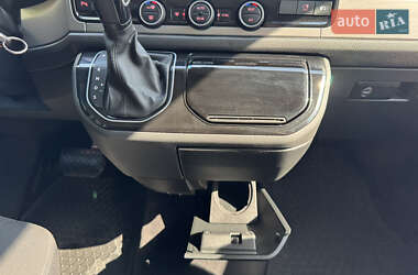 Минивэн Volkswagen Multivan 2016 в 