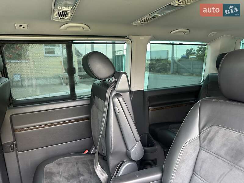 Минивэн Volkswagen Multivan 2017 в Днепре