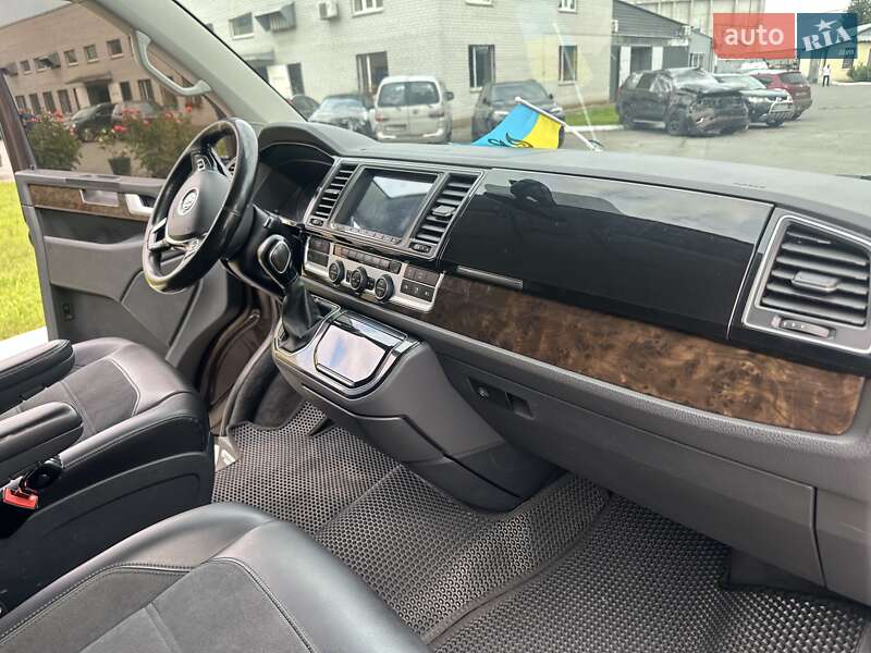 Минивэн Volkswagen Multivan 2017 в Днепре