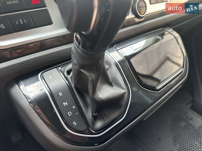 Минивэн Volkswagen Multivan 2017 в Днепре