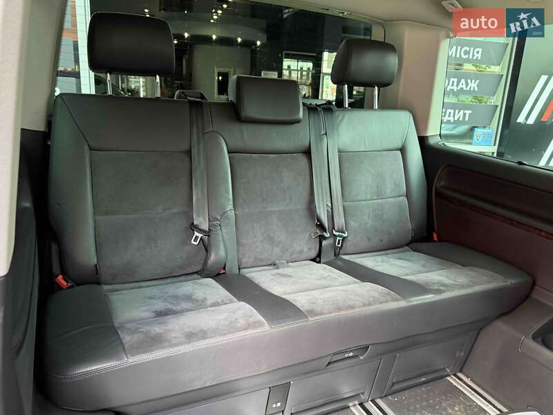 Минивэн Volkswagen Multivan 2014 в Львове