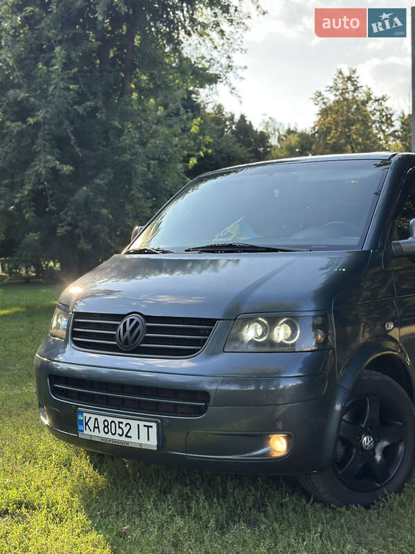 Минивэн Volkswagen Multivan 2008 в Киеве