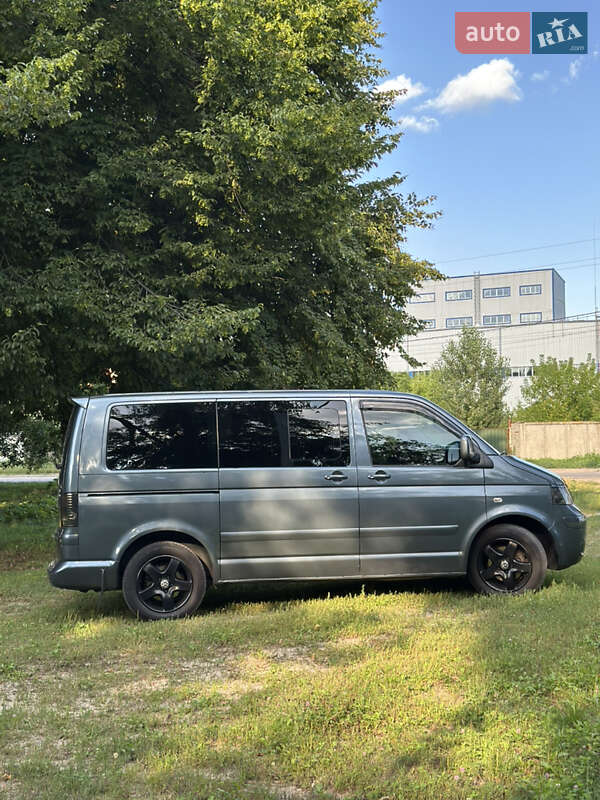 Минивэн Volkswagen Multivan 2008 в Киеве