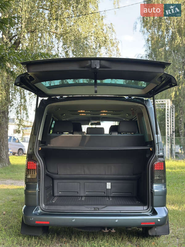 Минивэн Volkswagen Multivan 2008 в Киеве