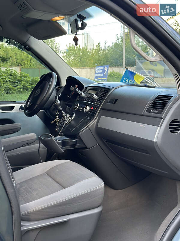 Минивэн Volkswagen Multivan 2008 в Киеве