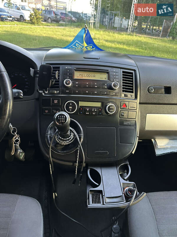 Минивэн Volkswagen Multivan 2008 в Киеве