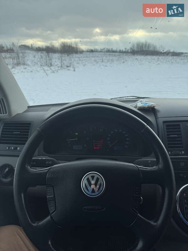 Мінівен Volkswagen Multivan 2008 в Бучі