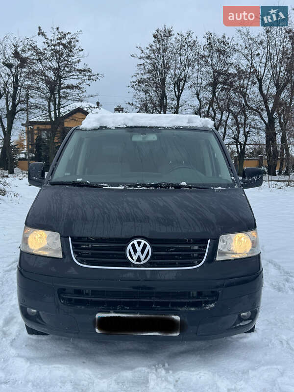 Мінівен Volkswagen Multivan 2008 в Бучі