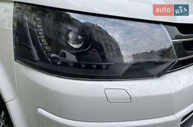 Минивэн Volkswagen Multivan 2013 в 