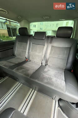 Минивэн Volkswagen Multivan 2013 в 
