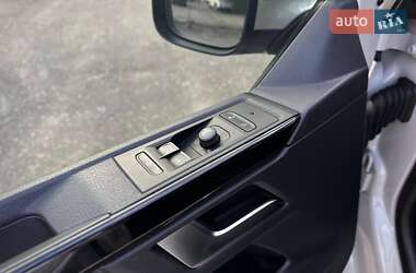 Минивэн Volkswagen Multivan 2020 в 