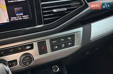 Минивэн Volkswagen Multivan 2020 в 
