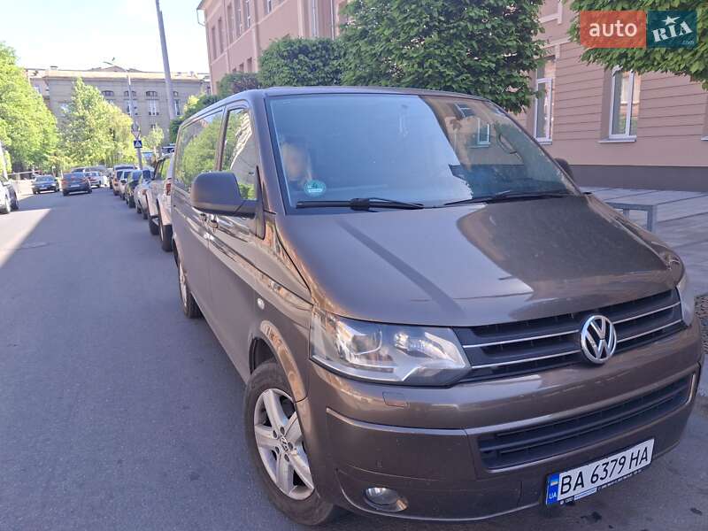 Минивэн Volkswagen Multivan 2012 в Днепре