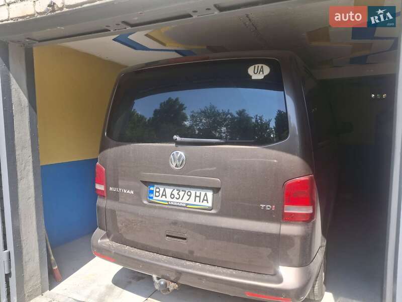 Минивэн Volkswagen Multivan 2012 в Днепре