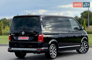 Мінівен Volkswagen Multivan 2016 в 