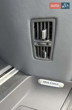 Минивэн Volkswagen Multivan 2012 в 