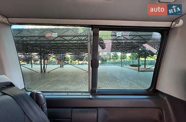 Минивэн Volkswagen Multivan 2010 в 