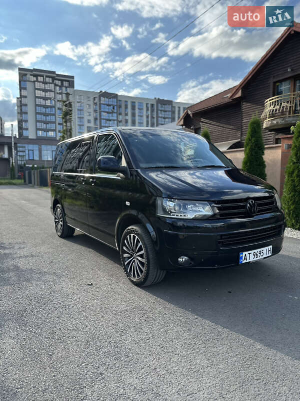 Минивэн Volkswagen Multivan 2012 в 