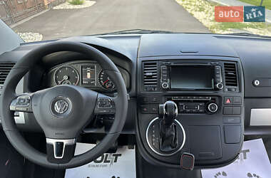 Минивэн Volkswagen Multivan 2012 в 