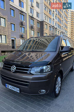 Минивэн Volkswagen Multivan 2010 в 