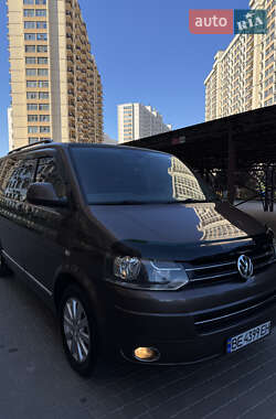 Минивэн Volkswagen Multivan 2010 в 