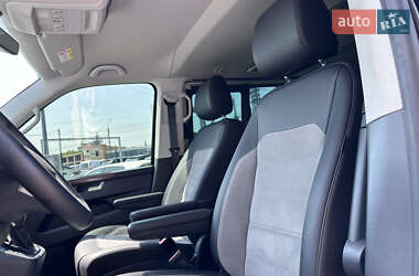 Минивэн Volkswagen Multivan 2023 в 