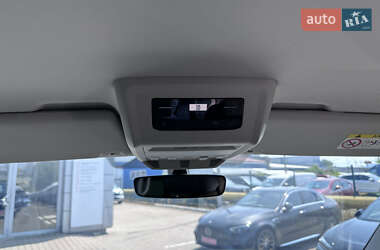 Минивэн Volkswagen Multivan 2023 в 