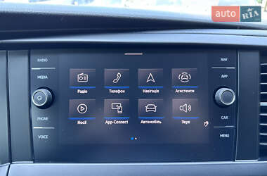 Минивэн Volkswagen Multivan 2023 в 