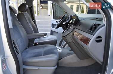 Минивэн Volkswagen Multivan 2006 в 
