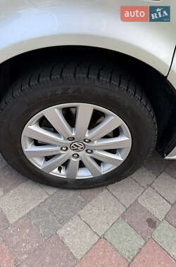 Мінівен Volkswagen Multivan 2011 в 