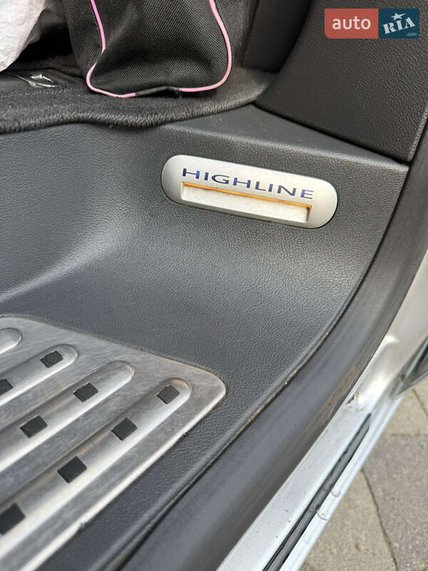 Мінівен Volkswagen Multivan 2011 в Стрию