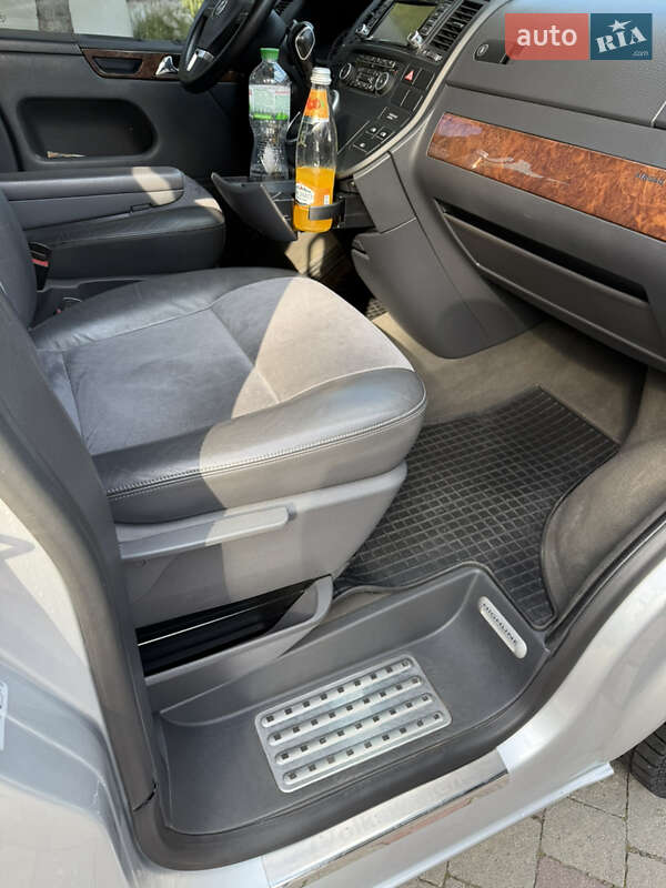 Мінівен Volkswagen Multivan 2011 в Стрию